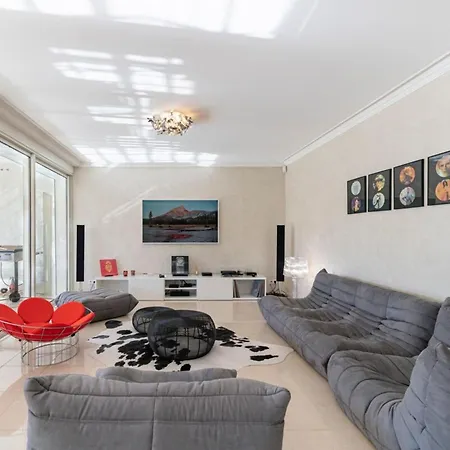 Brand New 3 Bedrooms Heart Of Апартаменты Канны