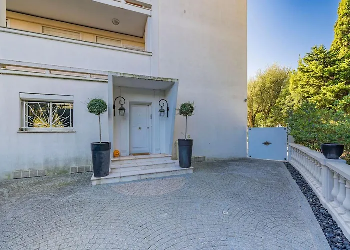 Apartment Brand New 3 Bedrooms Heart Of *